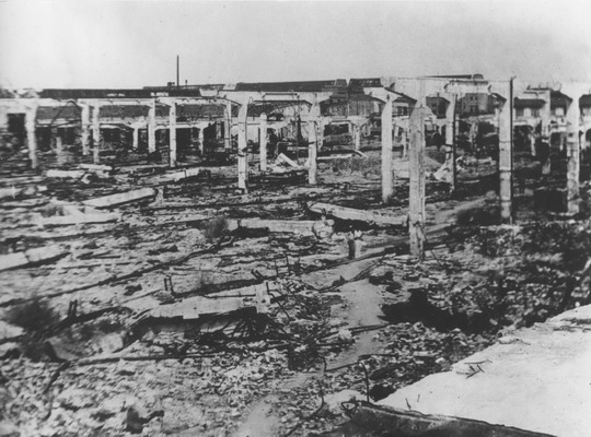 Разрушенный фашистами завод